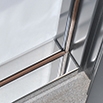 Защитная накладка на порог из нержавеющей стали или латуни предотвращает его истирание и обеспечивает безупречный внешний вид двери